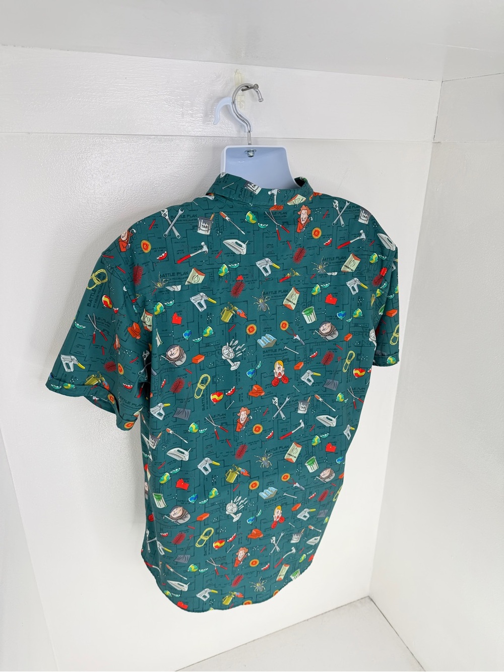 RSVLTS x Home Alone Adult Short Sleeve Shirt Size XL Battle Plan AOP Christmas - Picture 9 of 12